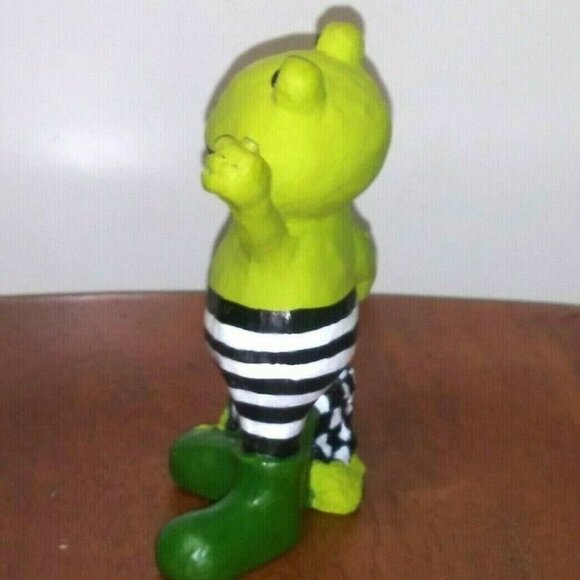 Frog statue resin Black white stripes designer inspired indoor/outdoor decor - Picture 5 of 12